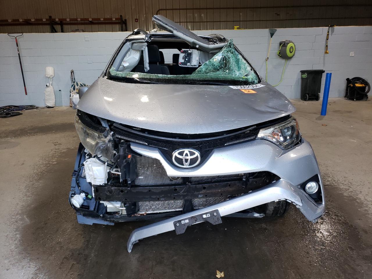 2016 Toyota RAV 4 - Image 5