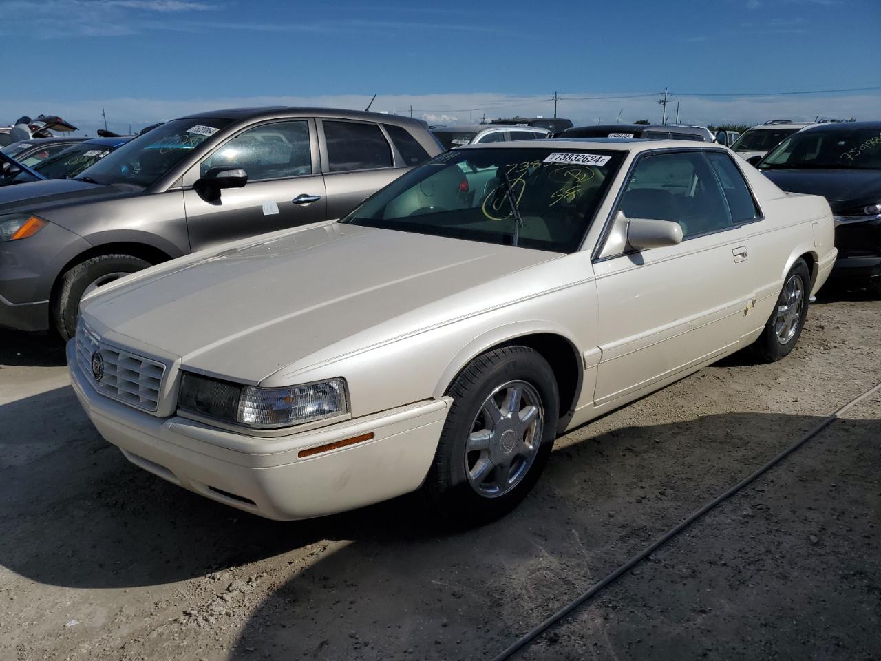 2001 Cadillac Eldorado Touring VIN: 1G6ET12941B101128 Lot: 73832624