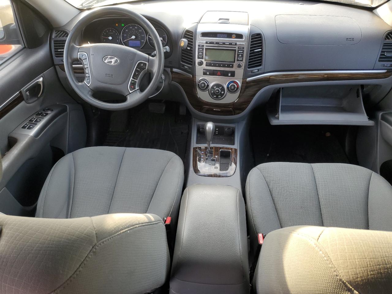 2010 Hyundai Santa Fe - Image 8