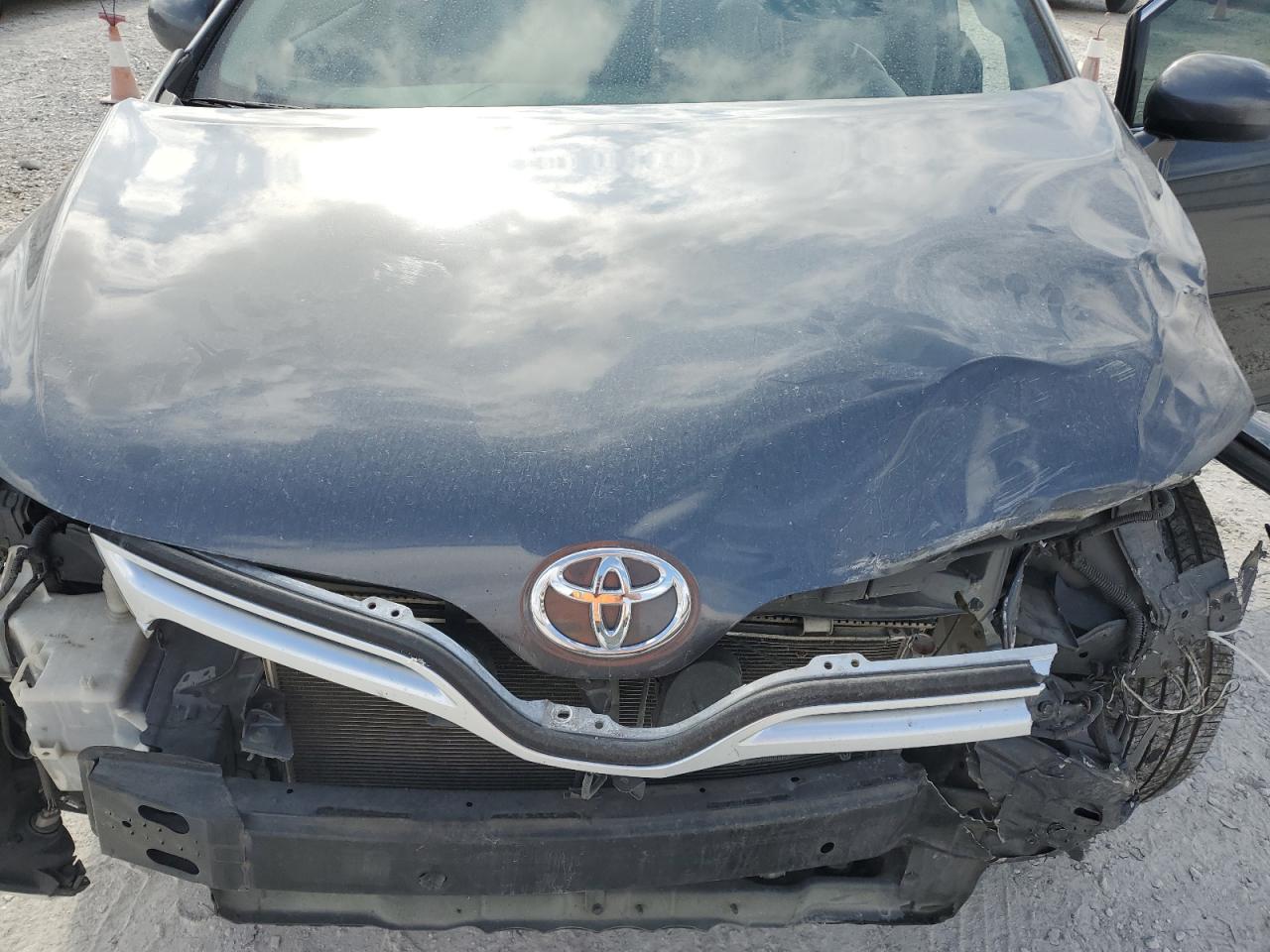 2011 Toyota Venza - Image 12