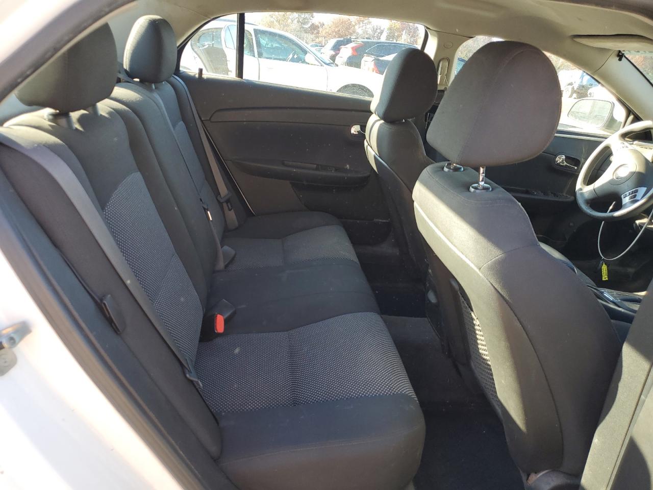 2011 Chevrolet Malibu - Image 10