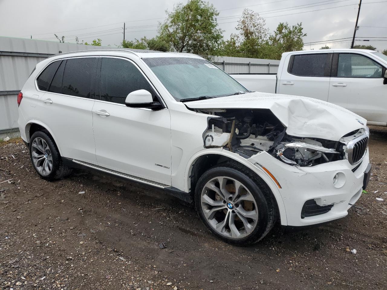 VIN 5UXKR2C54G0R69701 2016 BMW X5 no.4