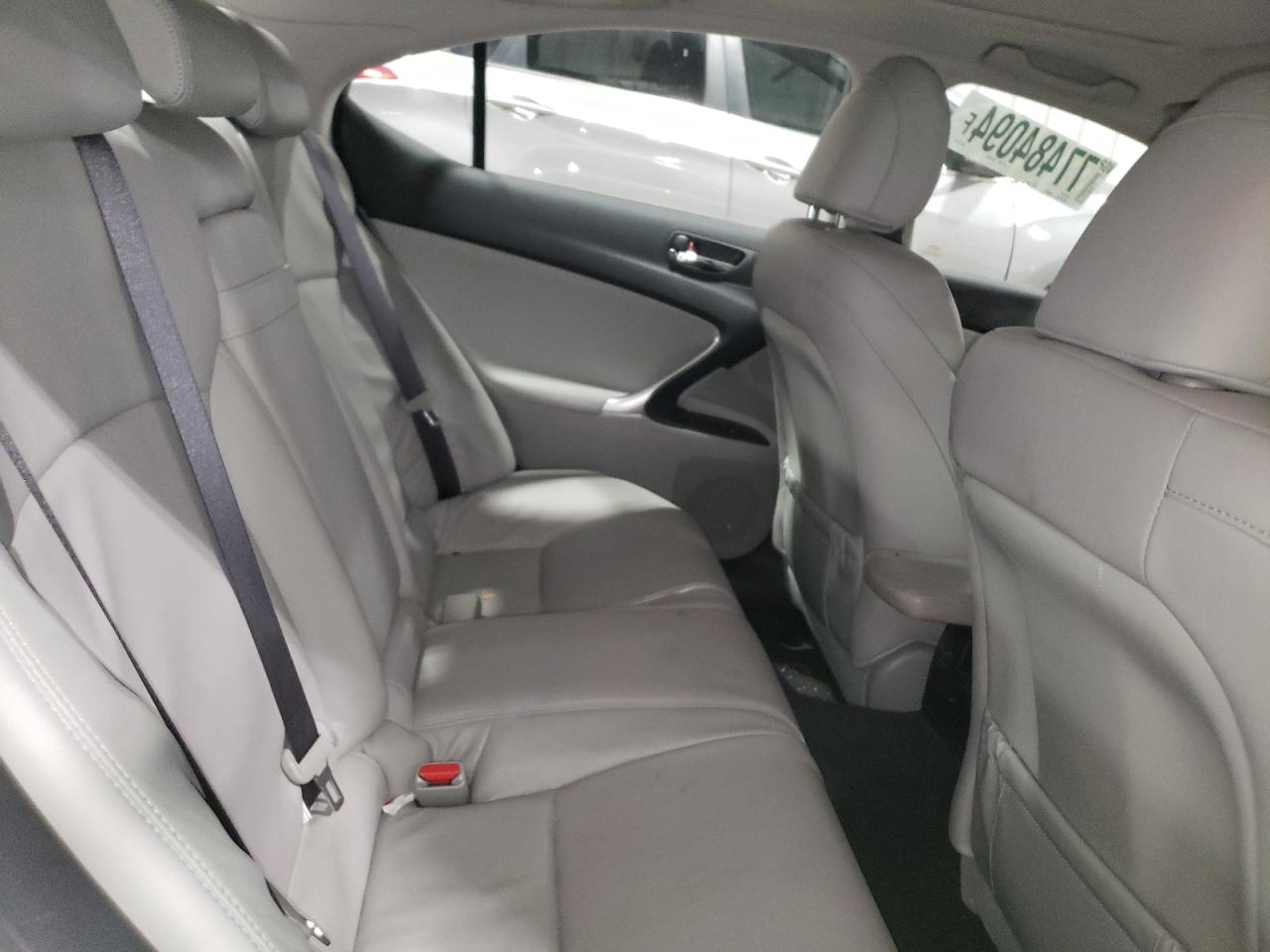 2008 Lexus IS - Image 10