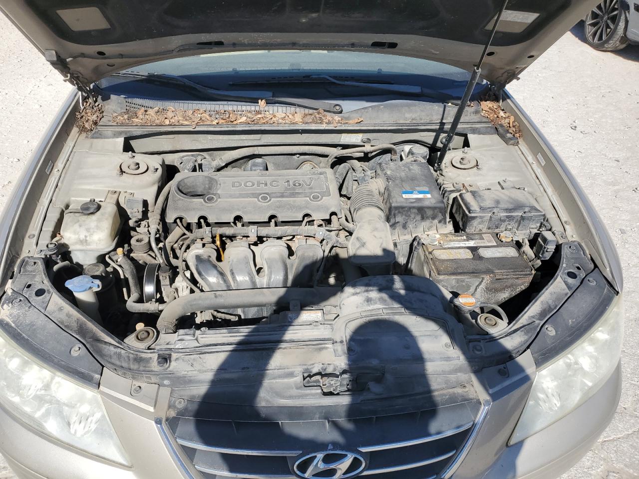 2010 Hyundai Sonata - Image 12