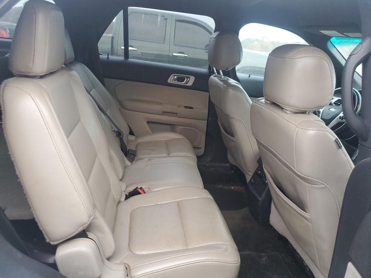 2011 Ford Explorer - Image 11