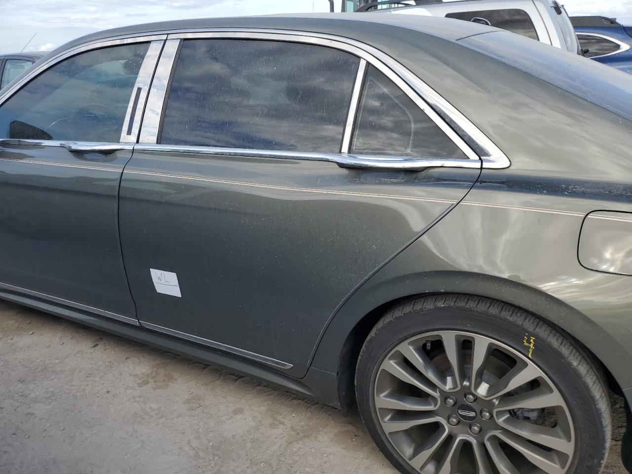 1LN6L9SP9H5609114 2017 Lincoln Continental Select