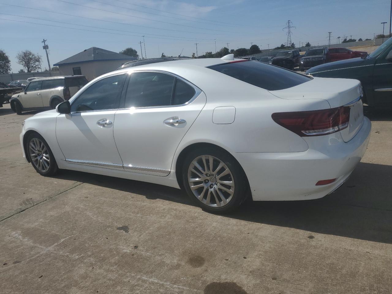 2015 Lexus LS - Image 2