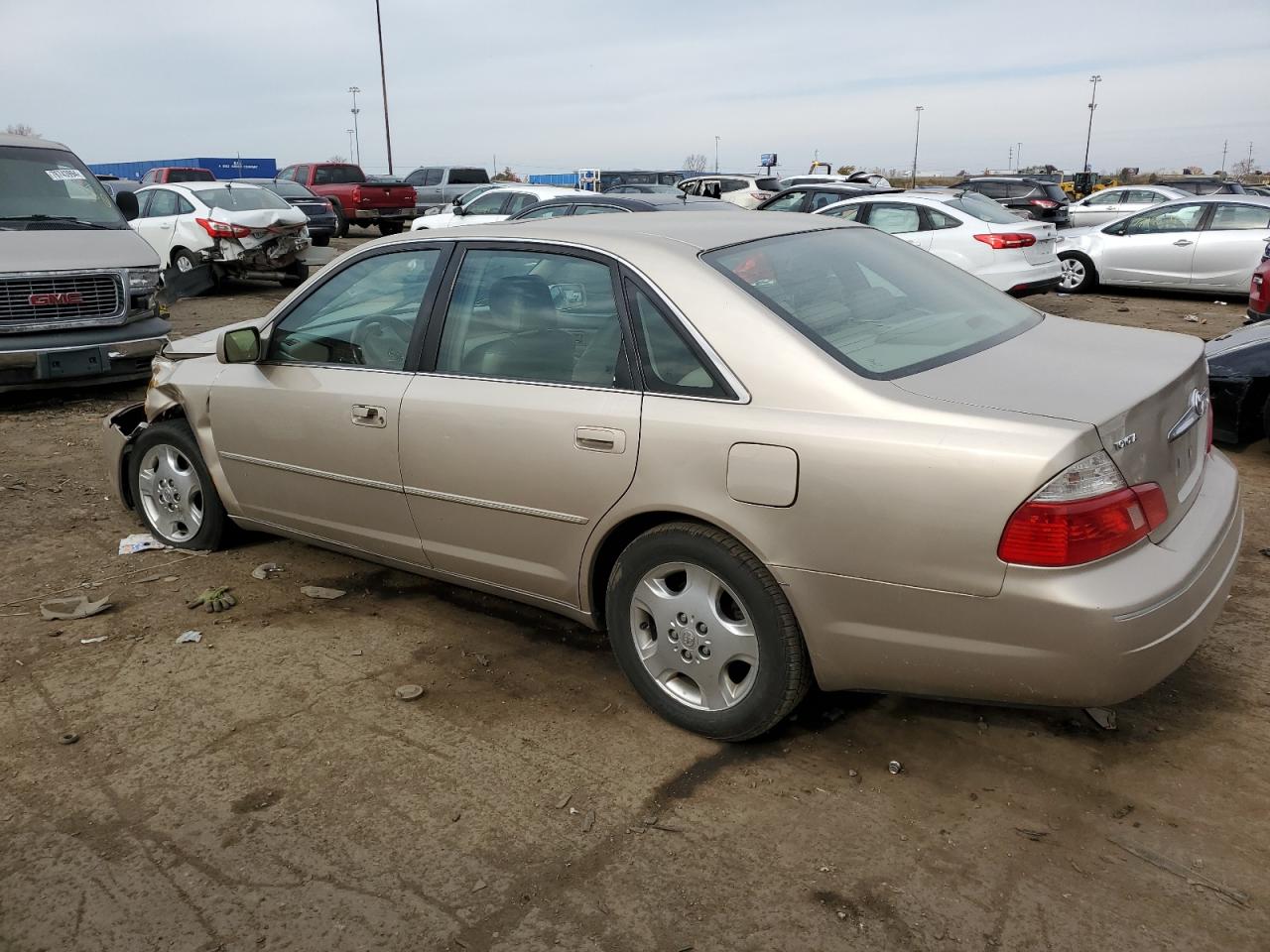 2004 Toyota Avalon - Image 2