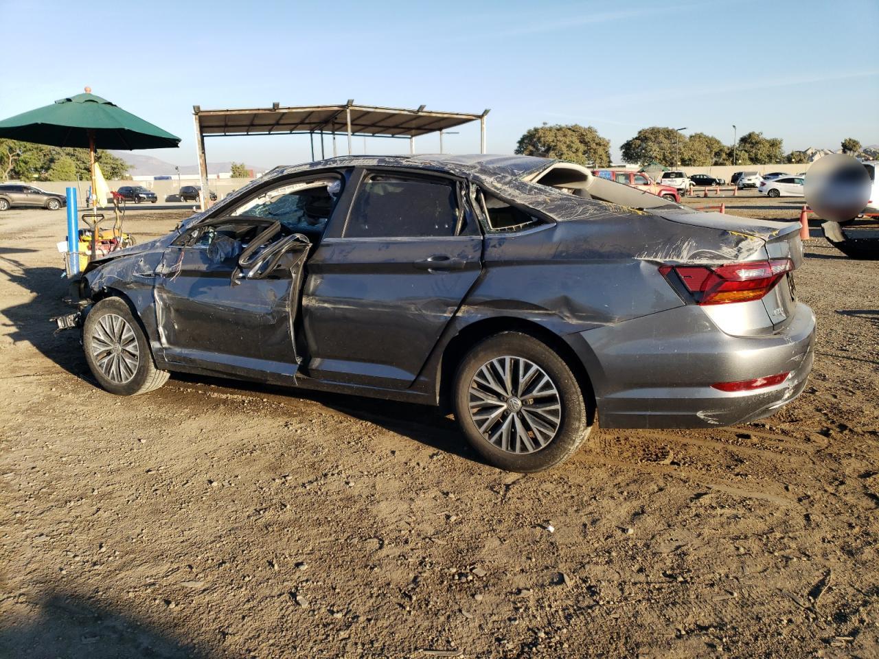 2019 Volkswagen Jetta - Image 2