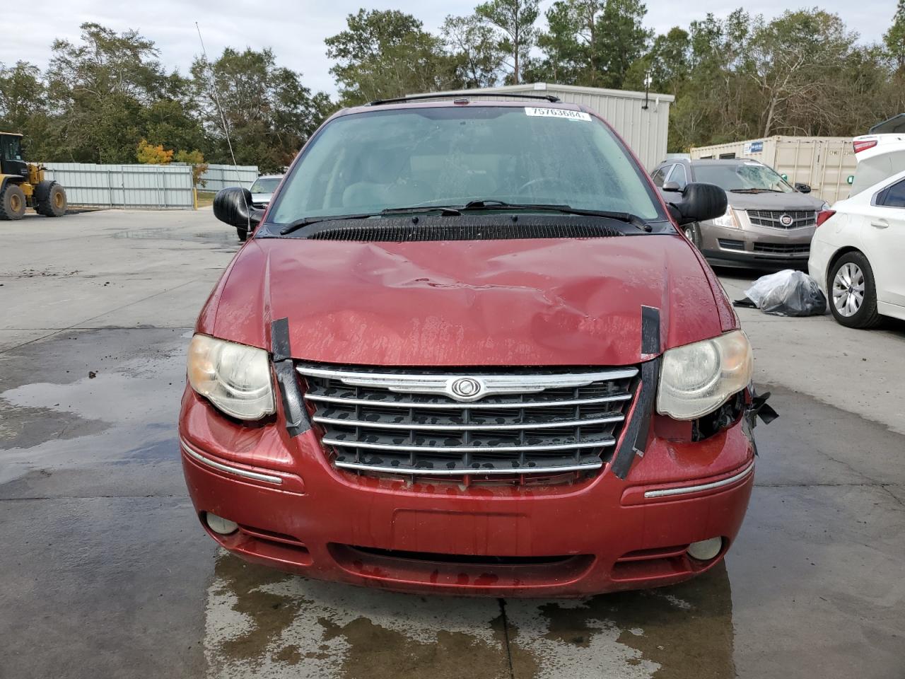 2007 Chrysler Town & Country - Image 5