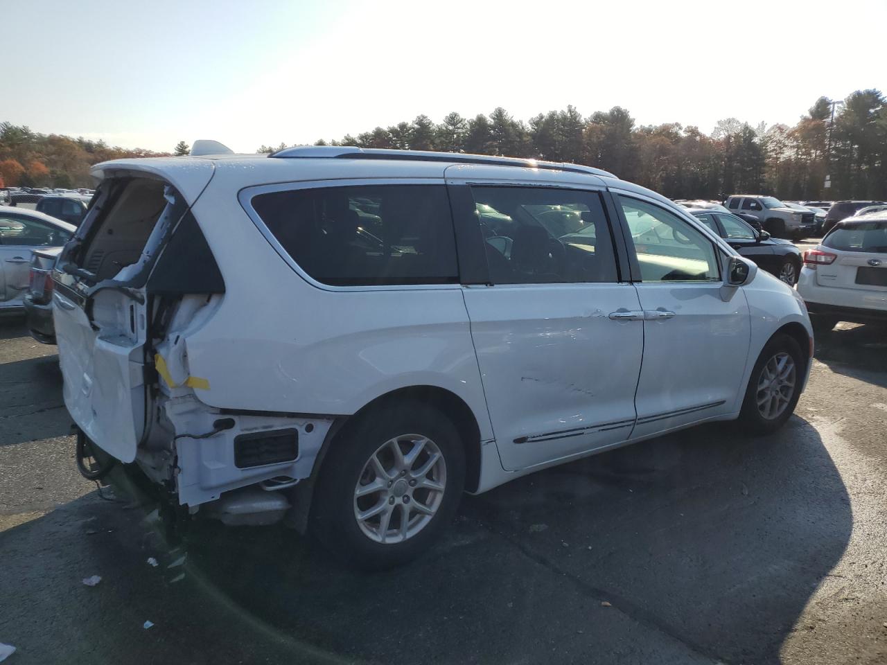 2020 Chrysler Pacifica - Image 3