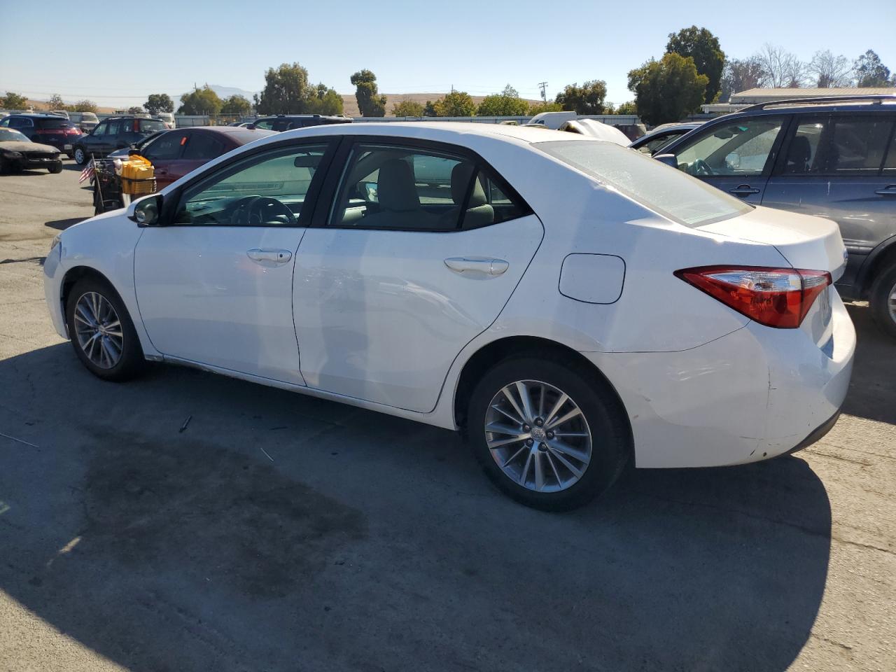 VIN 2T1BURHE0FC290966 2015 TOYOTA COROLLA no.2