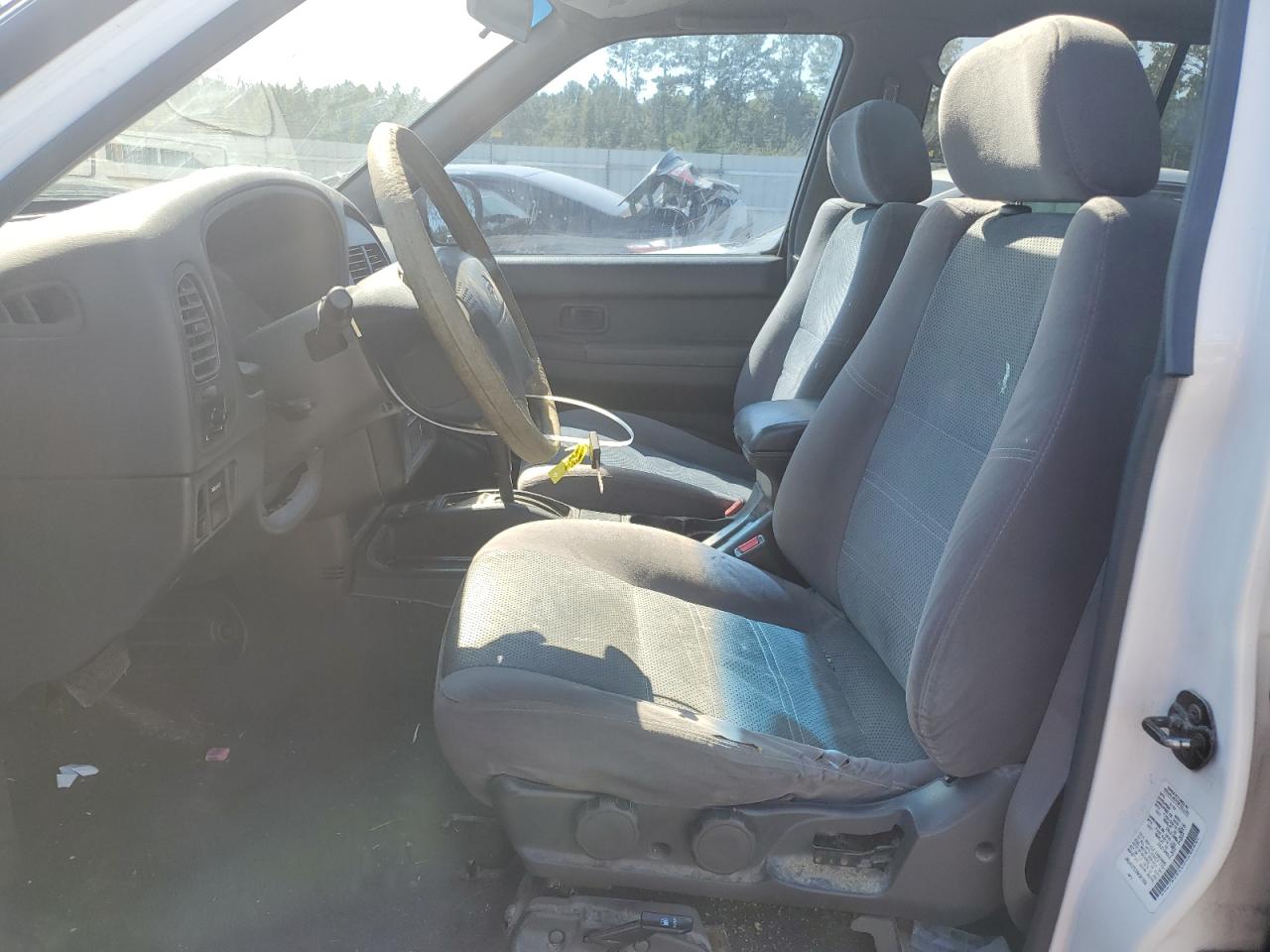 1999 Nissan Pathfinder - Image 7