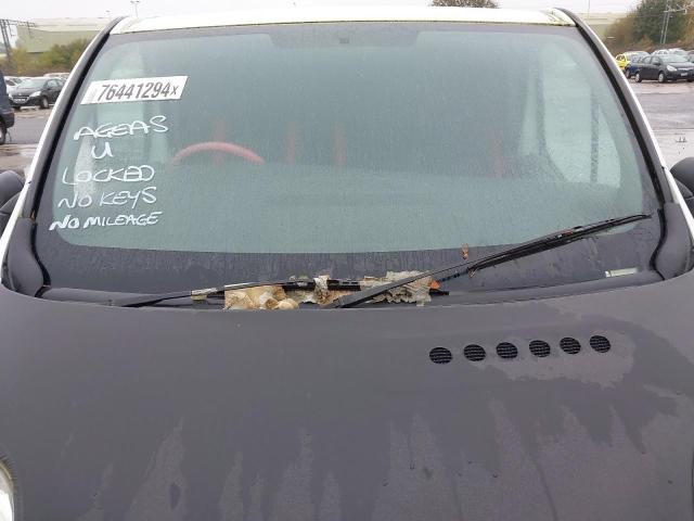 2005 VAUXHALL VIVARO 270