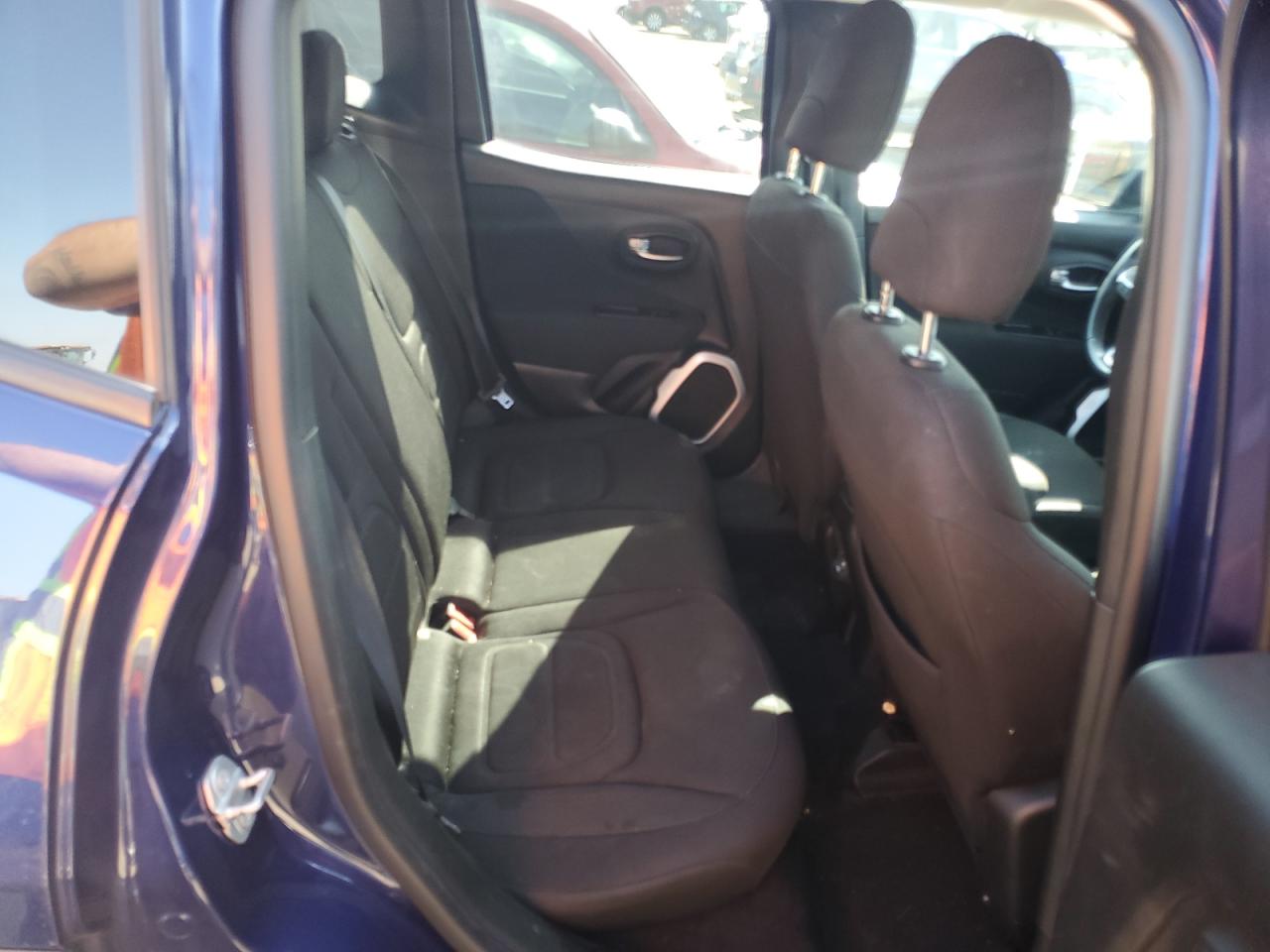 2018 Jeep Renegade - Image 11