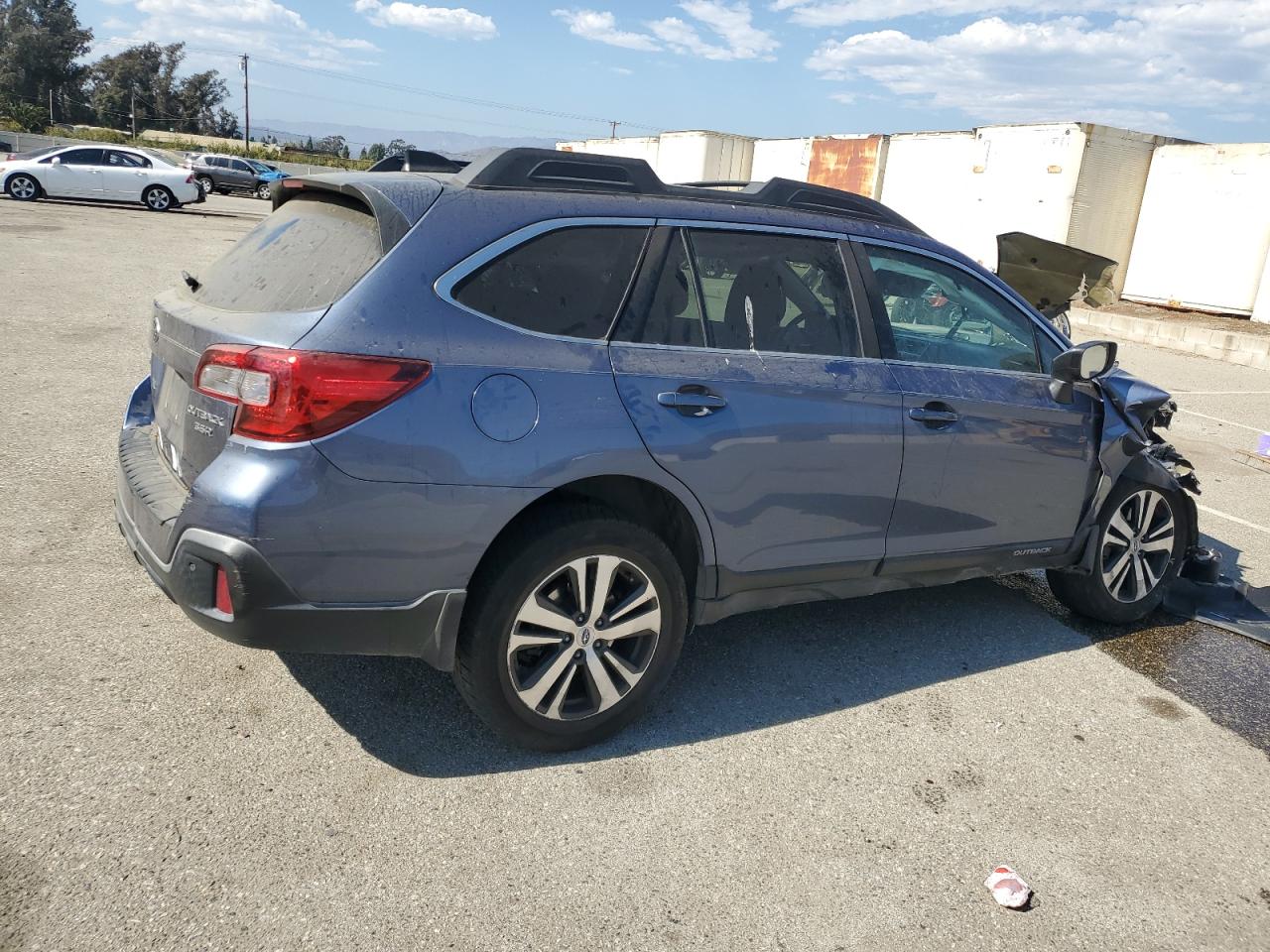 4S4BSENC6J3322351 2018 Subaru Outback 3.6R Limited