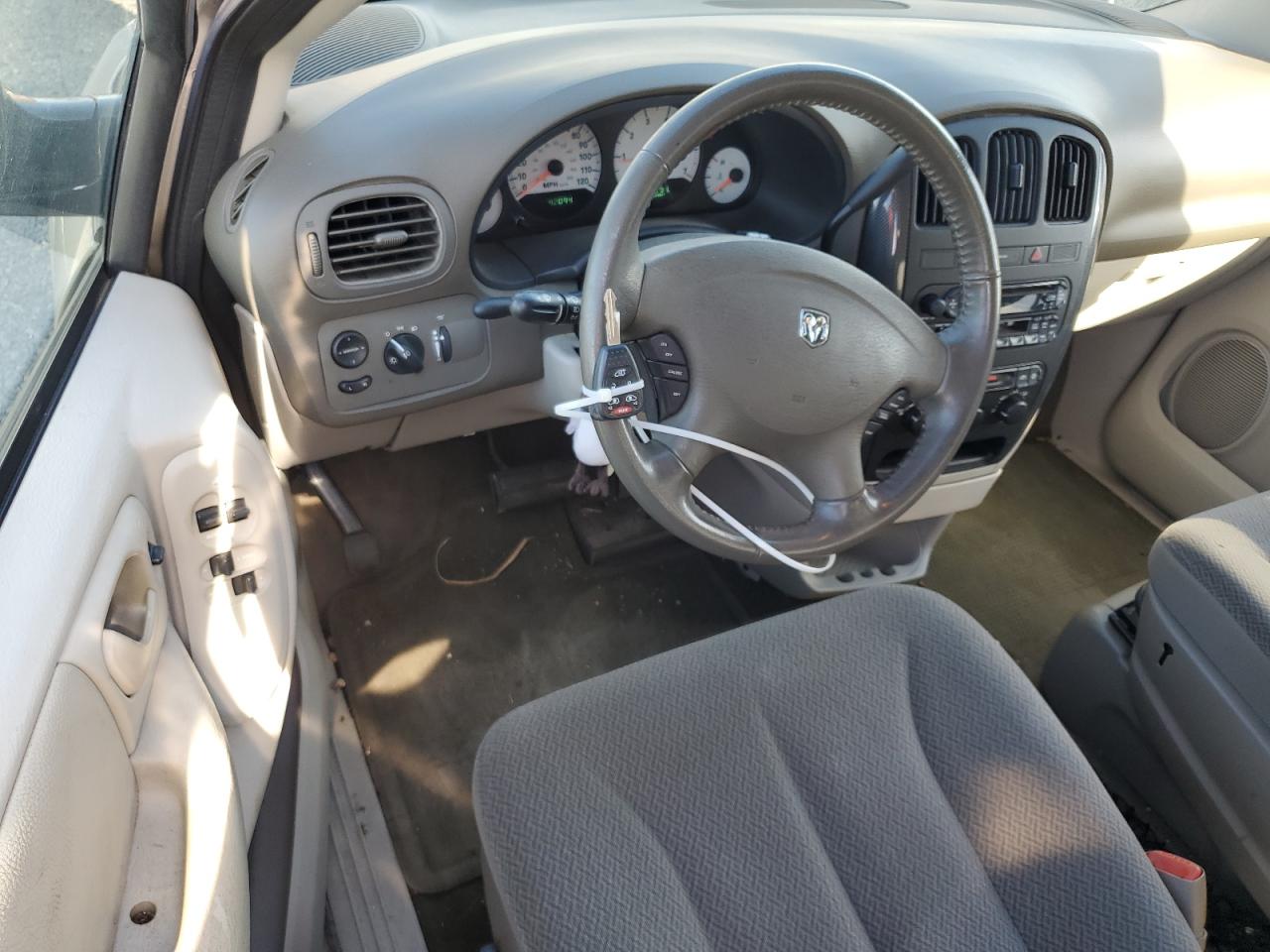 2005 Dodge Grand Caravan Sxt VIN: 2D4GP44L35R488382 Lot: 76236804