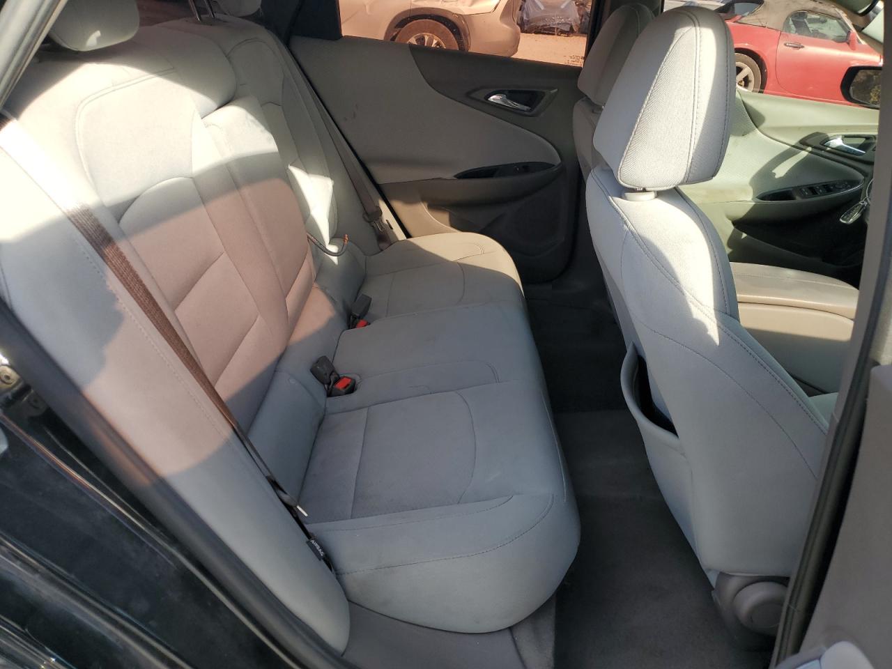 2018 Chevrolet Malibu - Image 10