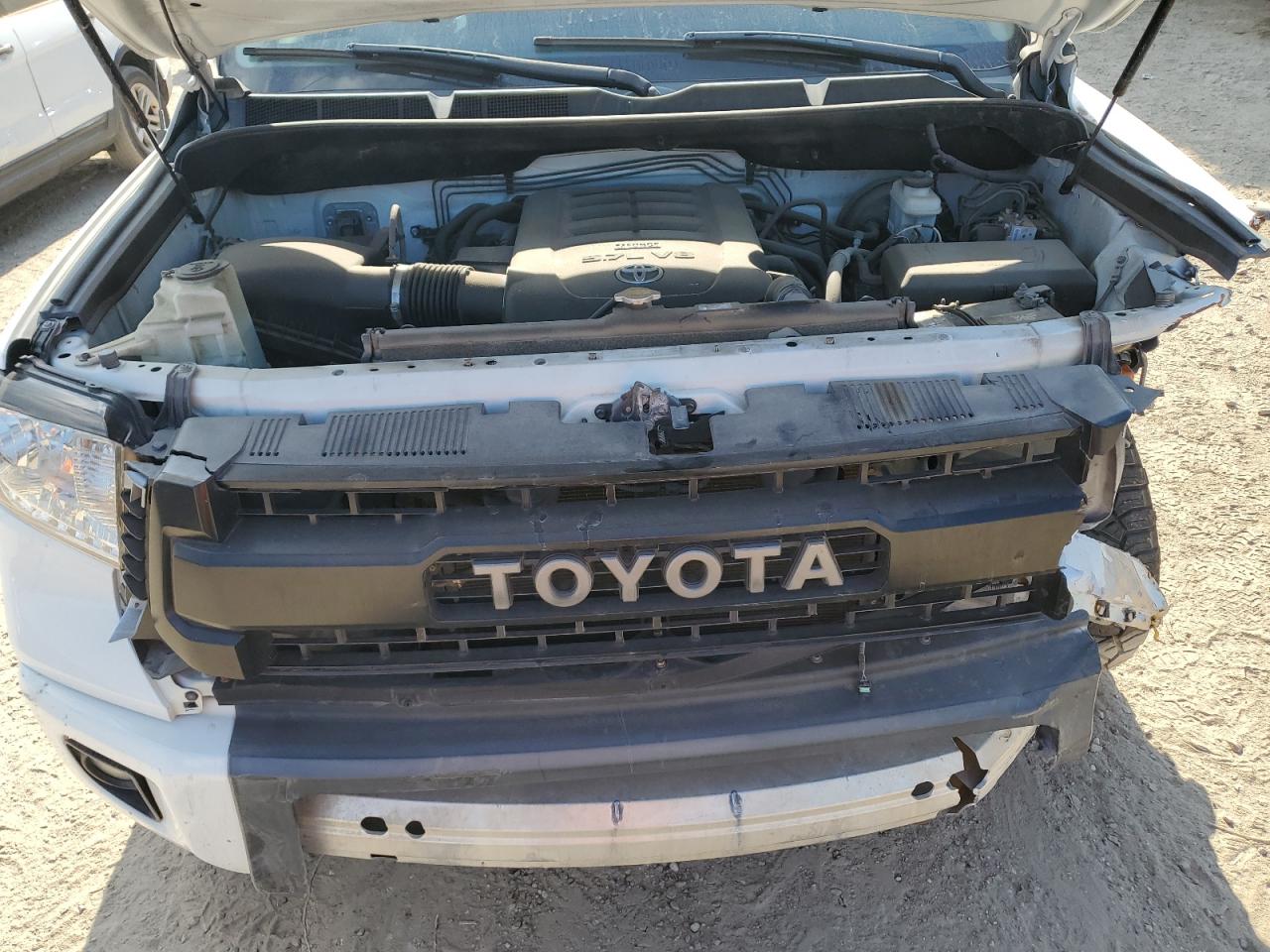 5TFDW5F13GX563882 2016 Toyota Tundra Crewmax Sr5