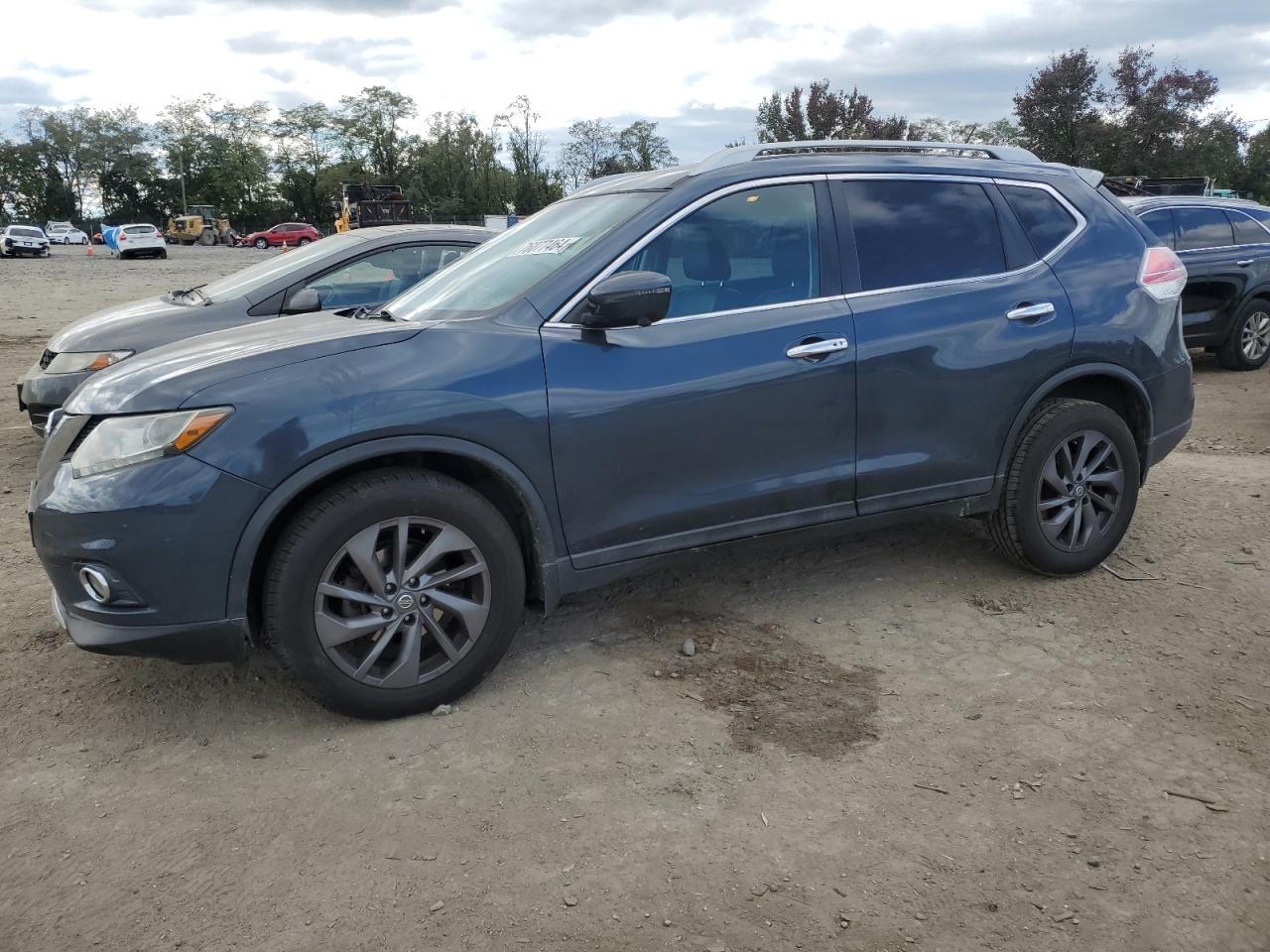 2016 Nissan Rogue - Image 1