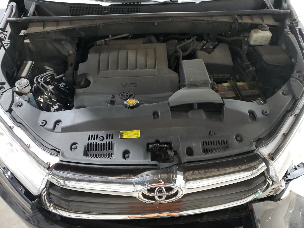 5TDJKRFH6FS110993 2015 Toyota Highlander Xle