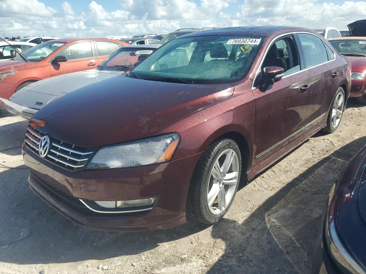 2014 Volkswagen Passat - Image 1