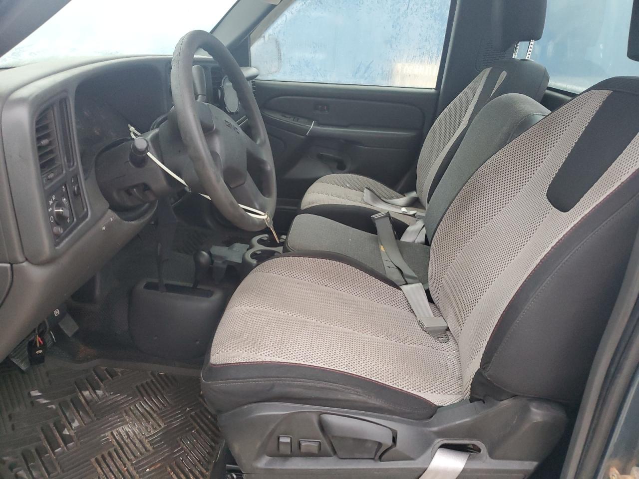 2006 GMC Sierra - Image 7