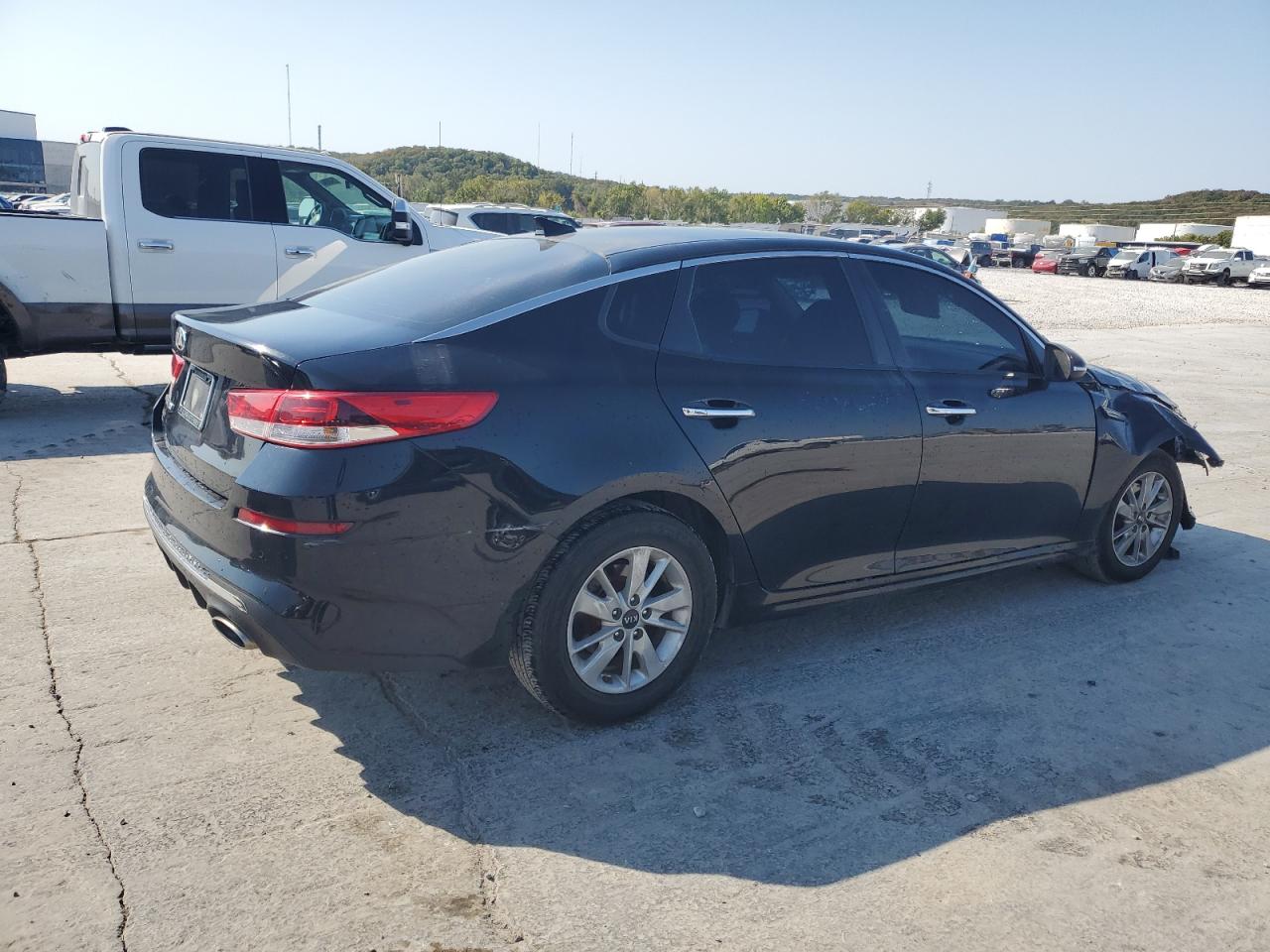 VIN 5XXGT4L3XKG283558 2019 KIA OPTIMA no.3