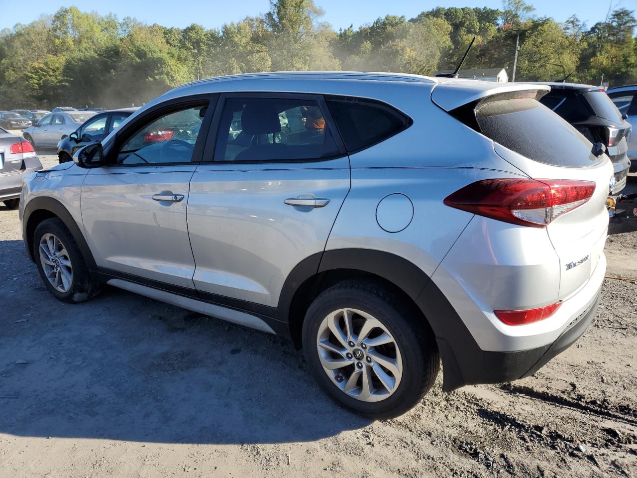 KM8J3CA48HU394278 2017 HYUNDAI TUCSON - Image 2