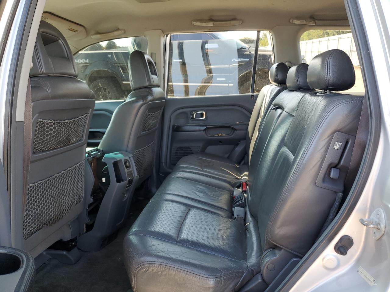2004 Honda Pilot - Image 11