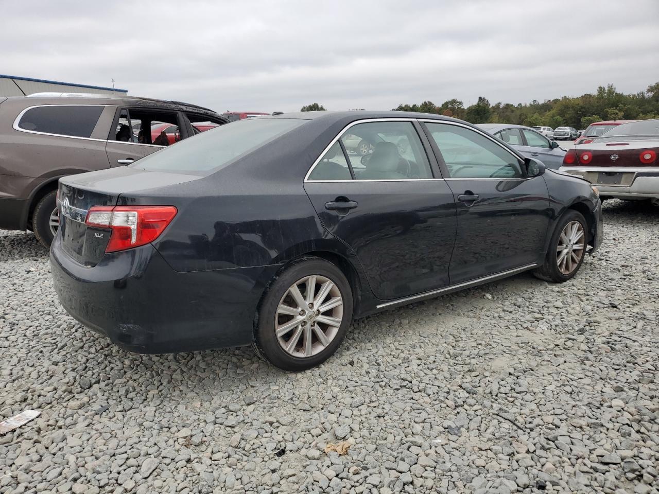 2014 Toyota Camry - Image 3