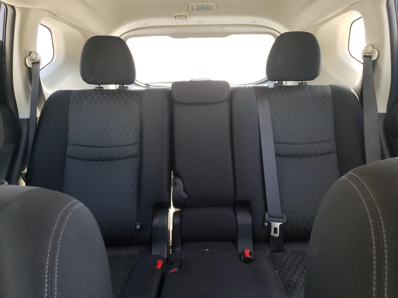 2017 Nissan Rogue S VIN: JN8AT2MT8HW138877 Lot: 75388224