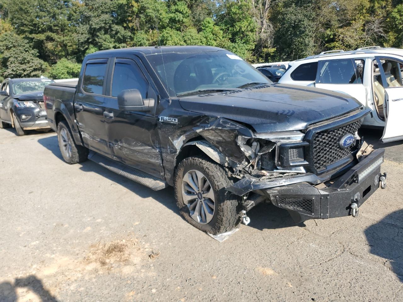 VIN 1FTEW1E56JKF52347 2018 FORD F-150 no.4