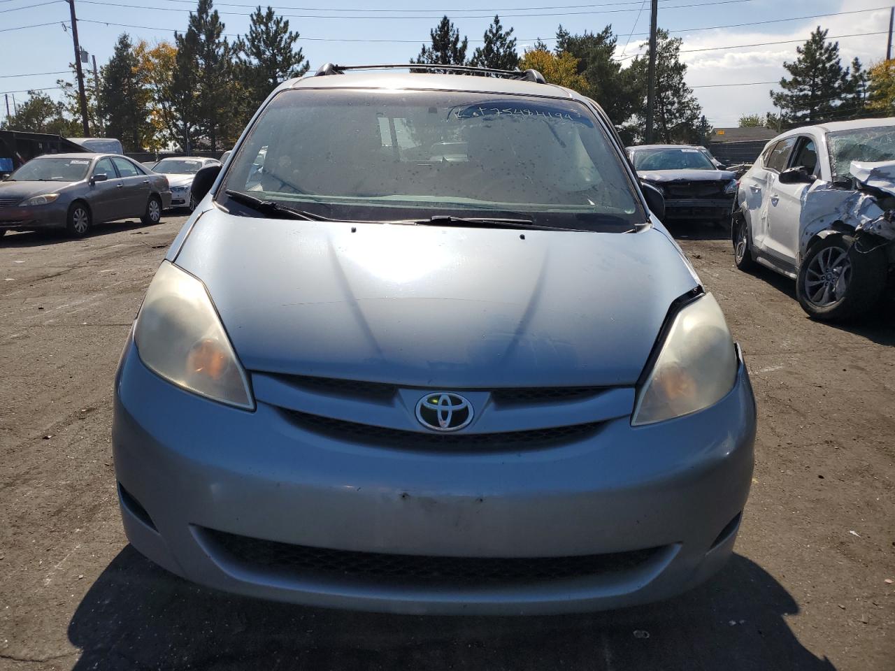 2009 Toyota Sienna - Image 5