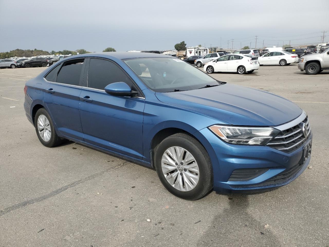 2019 Volkswagen Jetta - Image 4