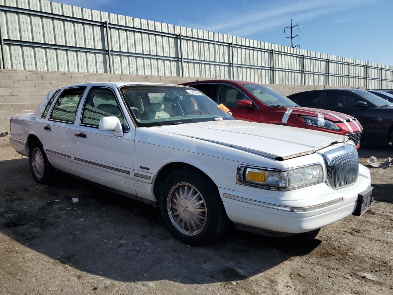 1LNLM82W6VY741808 1997 Lincoln Town Car Signature