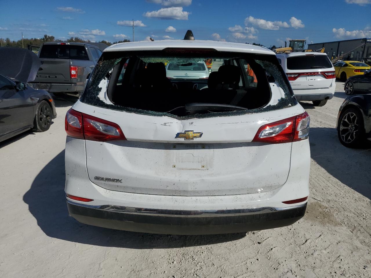 2GNAXHEV8J6108997 2018 Chevrolet Equinox Ls