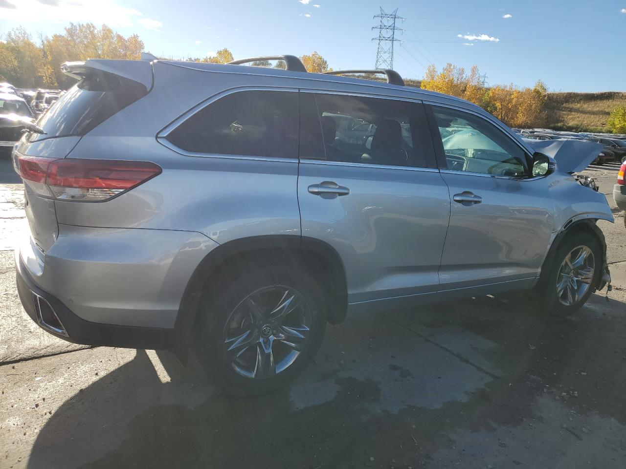2018 Toyota Highlander - Image 3