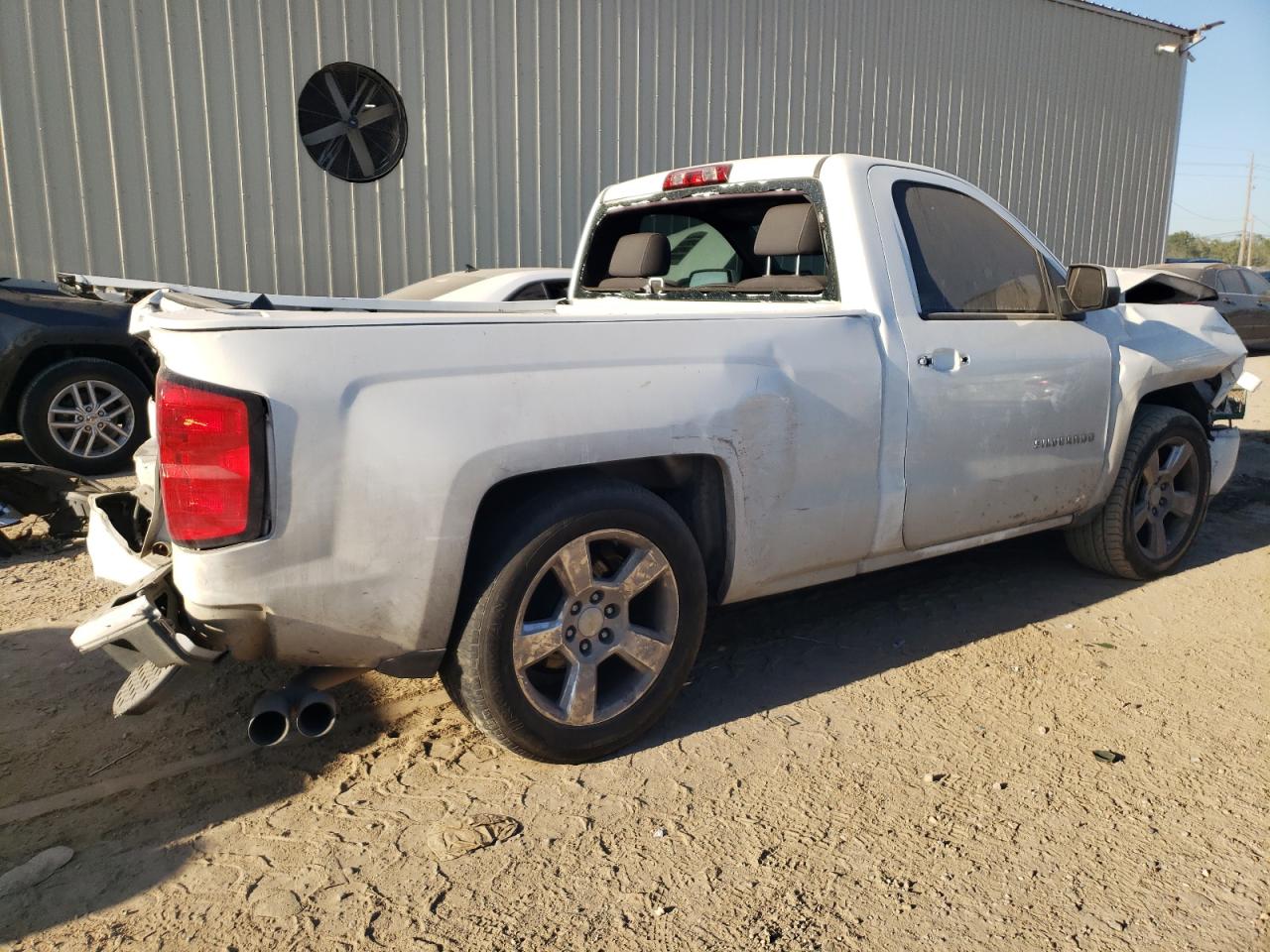 2014 Chevrolet Silverado - Image 3