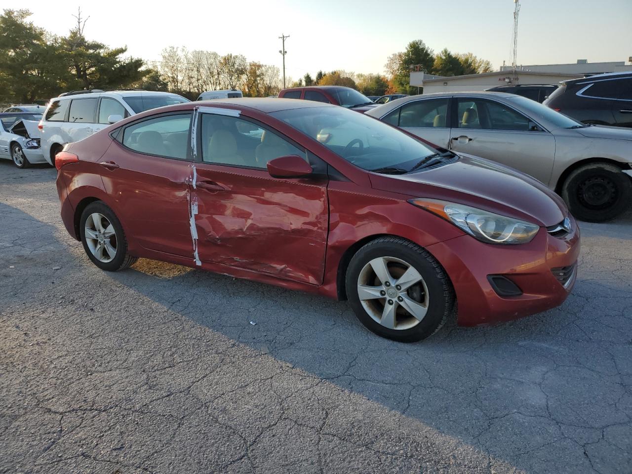 VIN 5NPDH4AE4DH323780 2013 HYUNDAI ELANTRA no.4