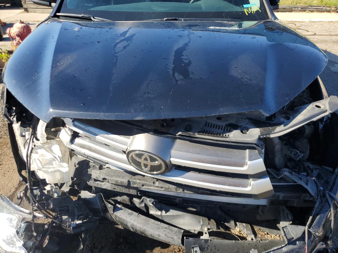 2019 Toyota Highlander - Image 12
