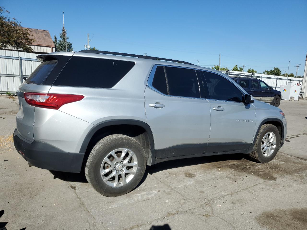 1GNERGKW3KJ306619 2019 Chevrolet Traverse Lt