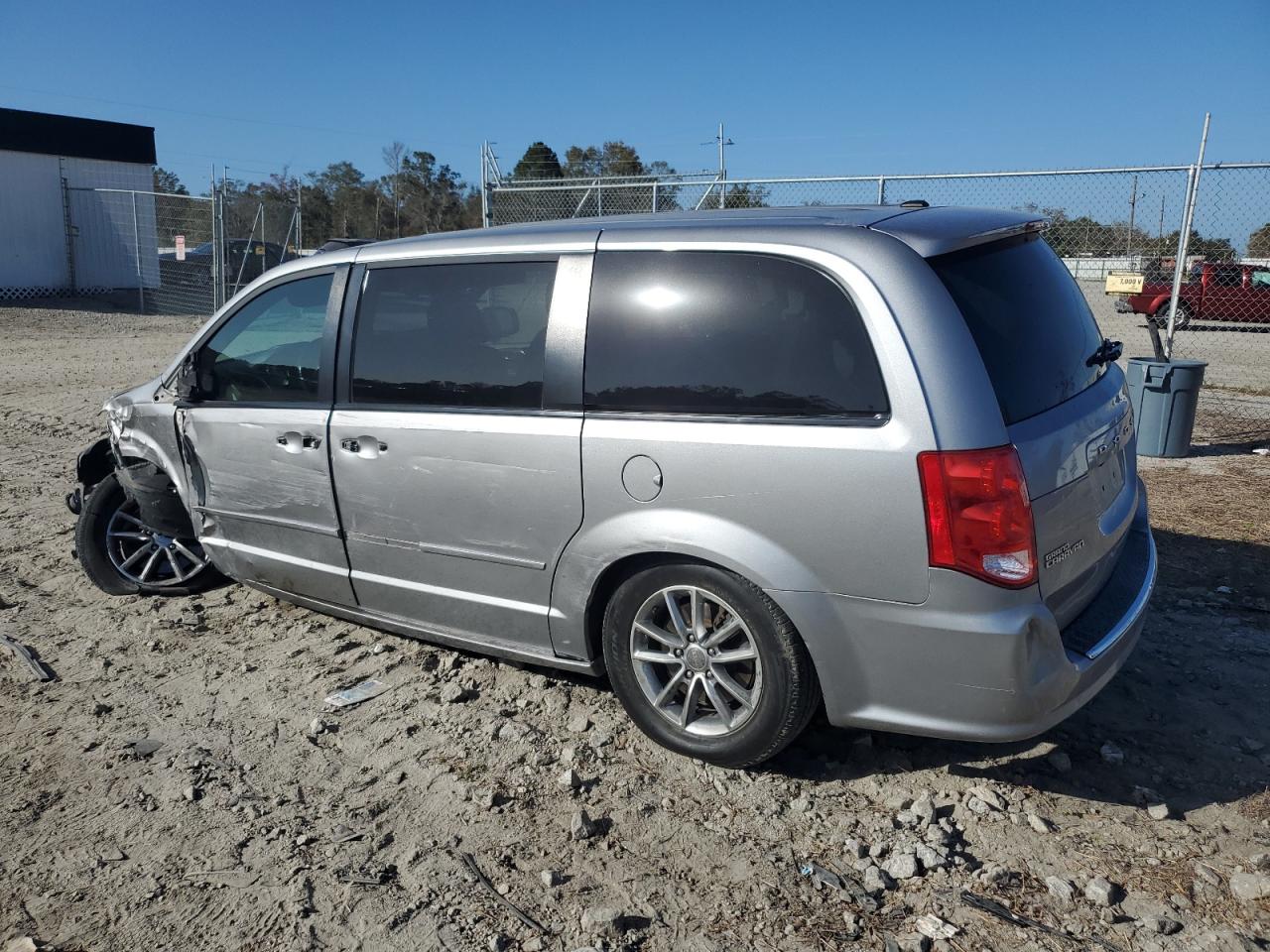 2016 Dodge Caravan - Image 2
