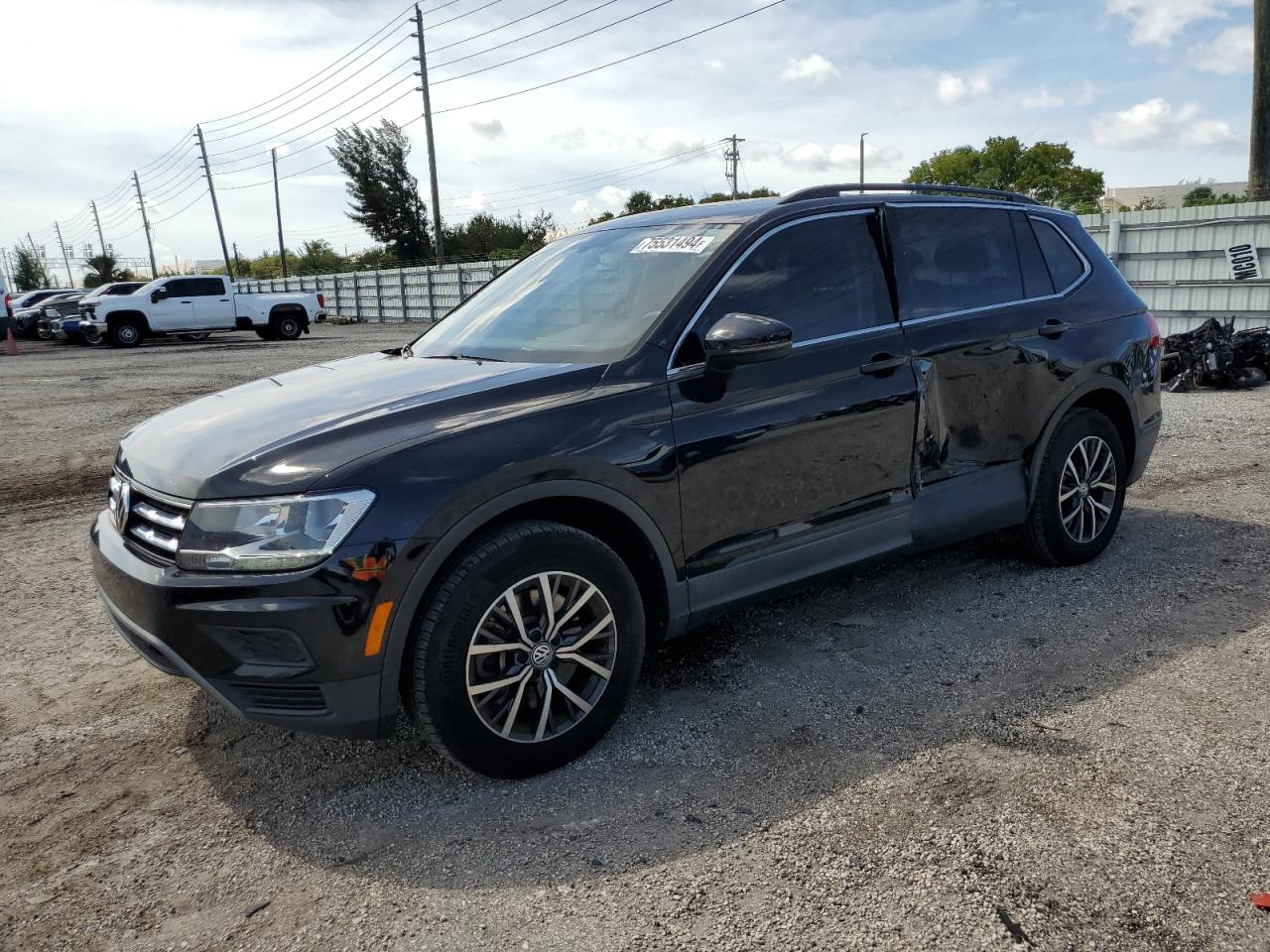 3VV3B7AXXKM115556 2019 VOLKSWAGEN TIGUAN - Image 1