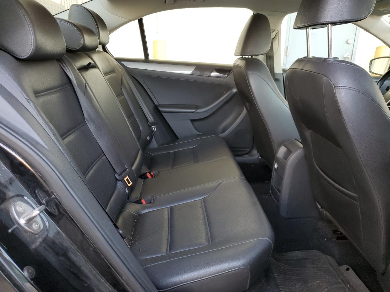 2015 Volkswagen Jetta - Image 10