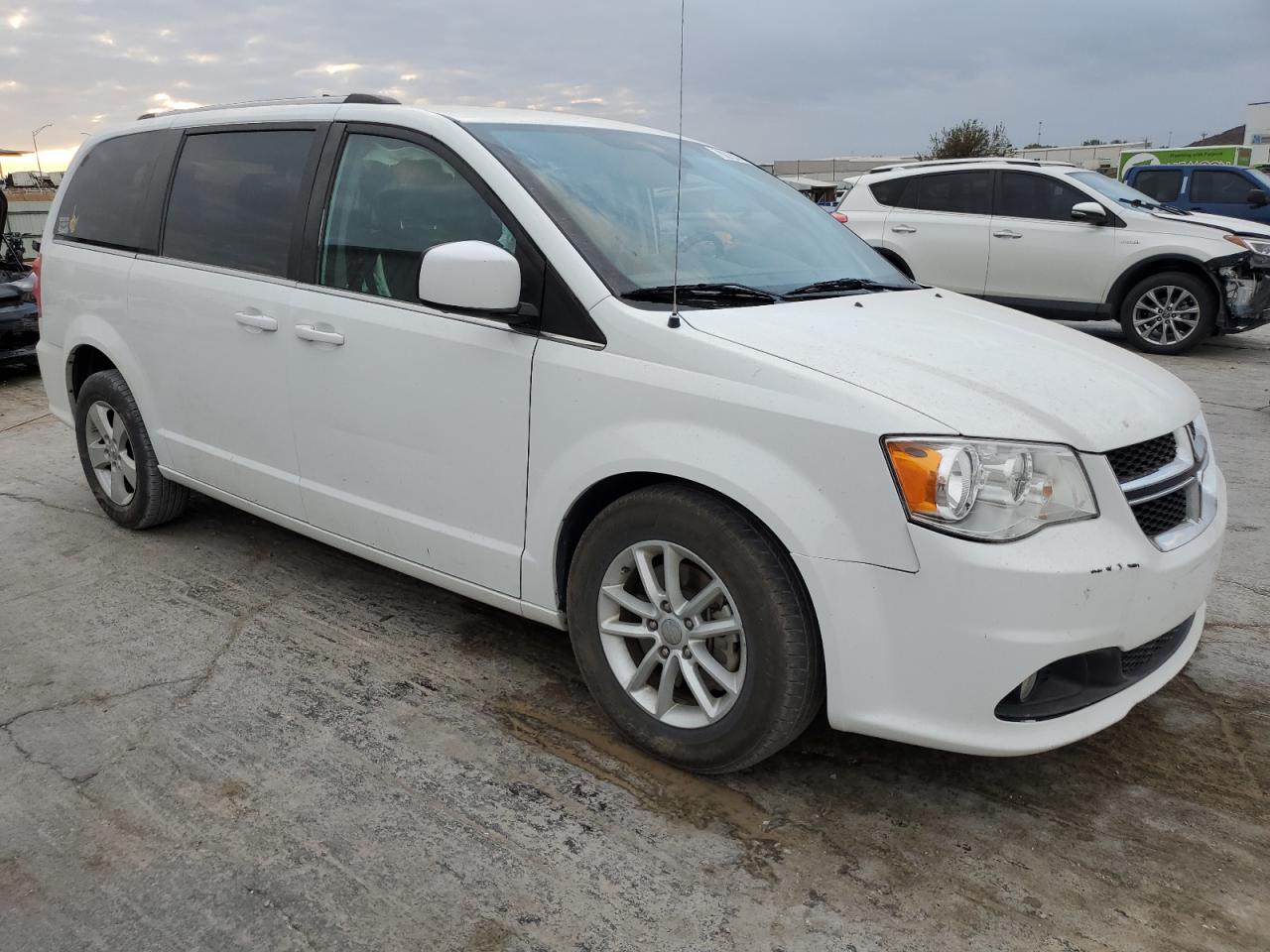 VIN 2C4RDGCG5KR788277 2019 DODGE CARAVAN no.4