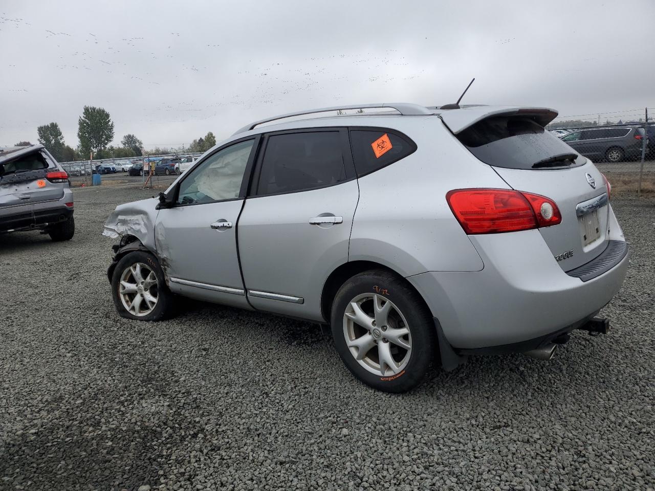 2011 Nissan Rogue - Image 2
