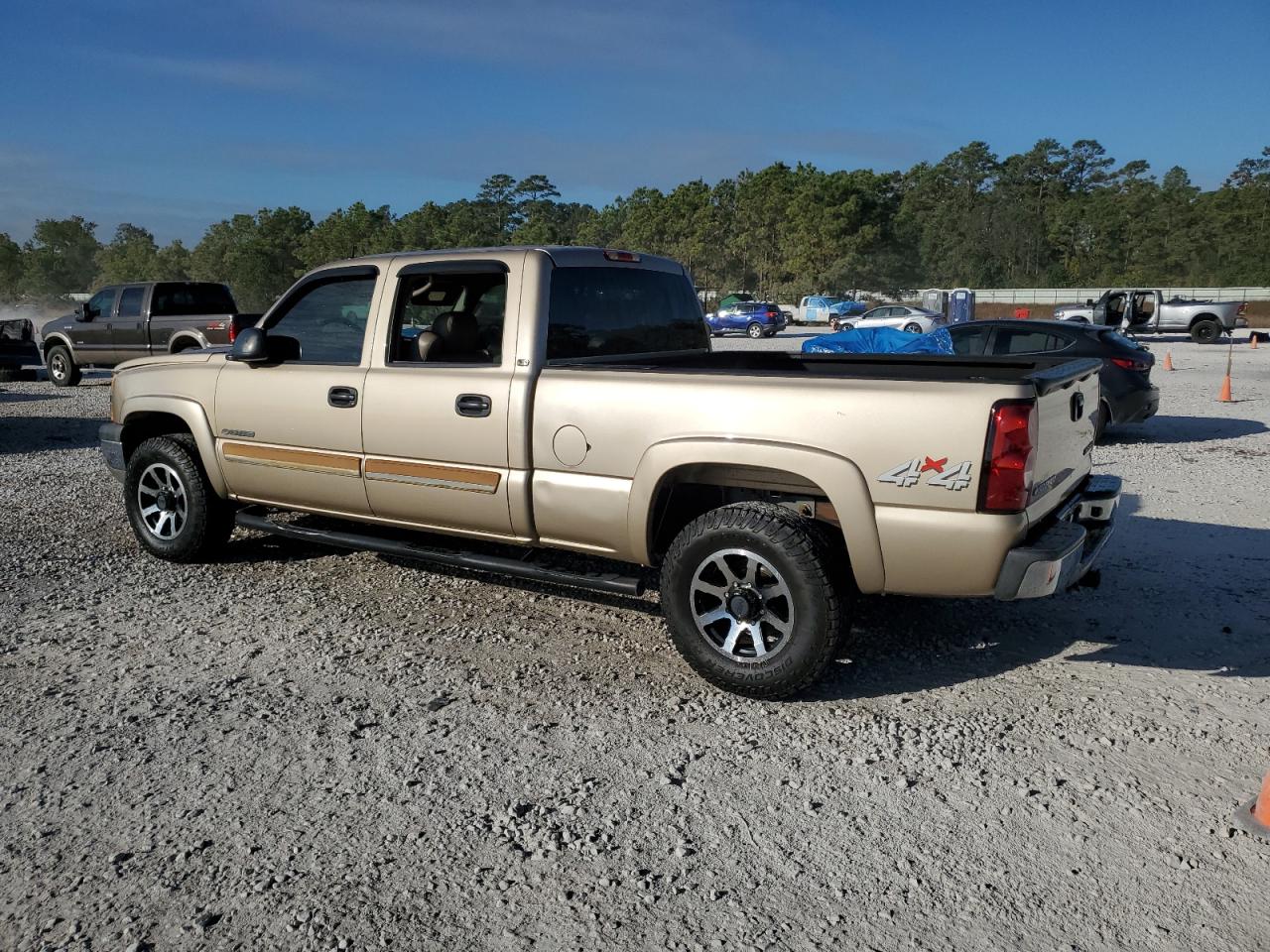 2005 Chevrolet Silverado K1500 Heavy Duty VIN: 1GCGK13U05F889738 Lot: 77988004