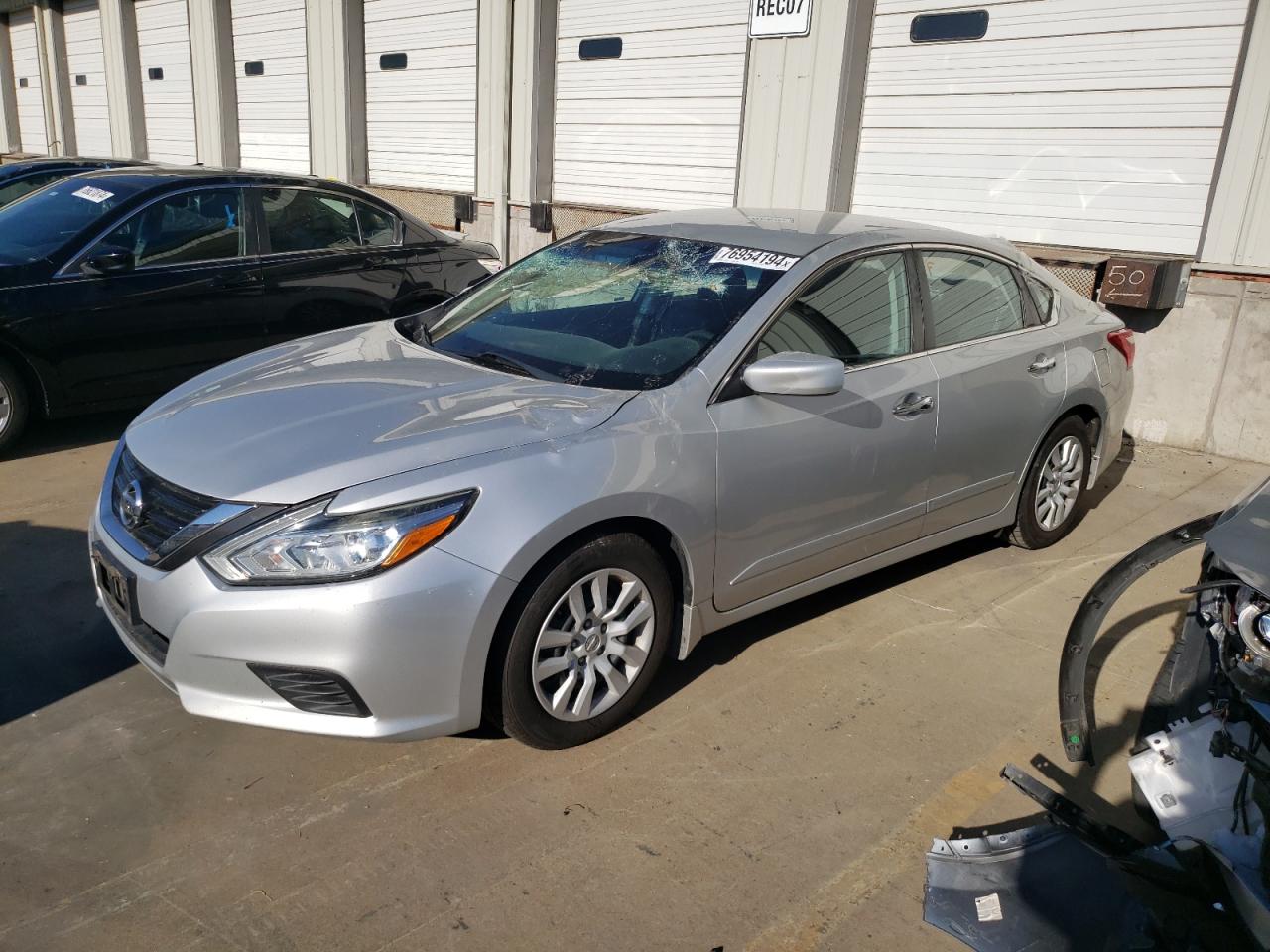 2017 Nissan Altima - Image 1