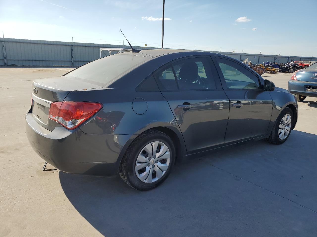 VIN 1G1PA5SH5D7183977 2013 CHEVROLET CRUZE no.3